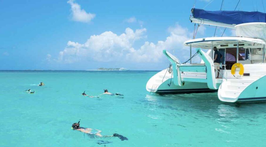Mauritius catamaran tour